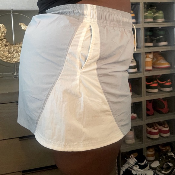 Retro Nike high waisted skirt - Picture 2 of 6